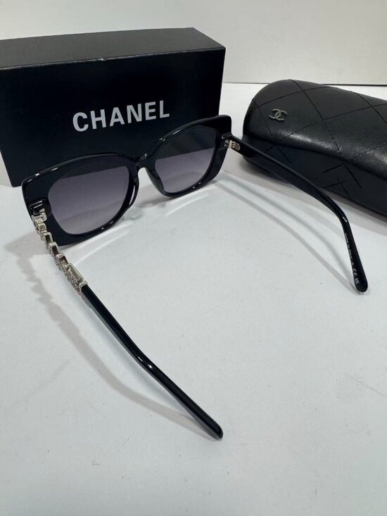 CHANEL  Women\'s Black Sunglasses main image 5